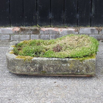 Lot 317 - A carved stone sink