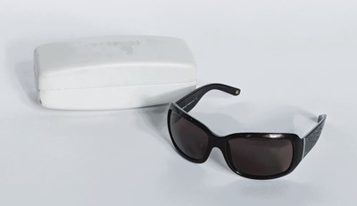 Lot 128 - A pair of ladies Versace sunglasses, boxed