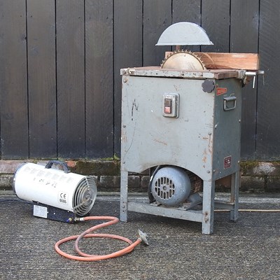 Lot 330 - A Multico electric table saw