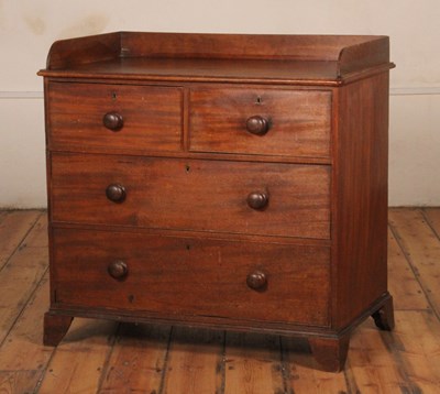 Lot 422 - A mahogany chest of drawers, 19th century,...