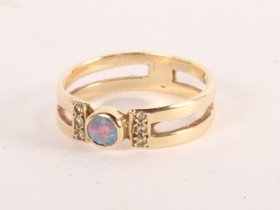 Lot 71 - A 9ct gold opal cabochon ring, 2.21g, size N/O