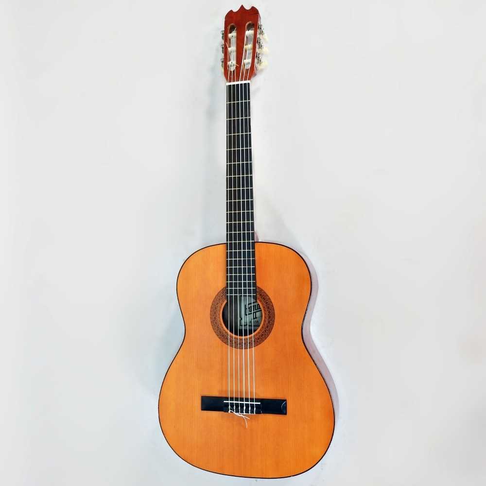 Lot 136 - A Hondo H308 acoustic guitar