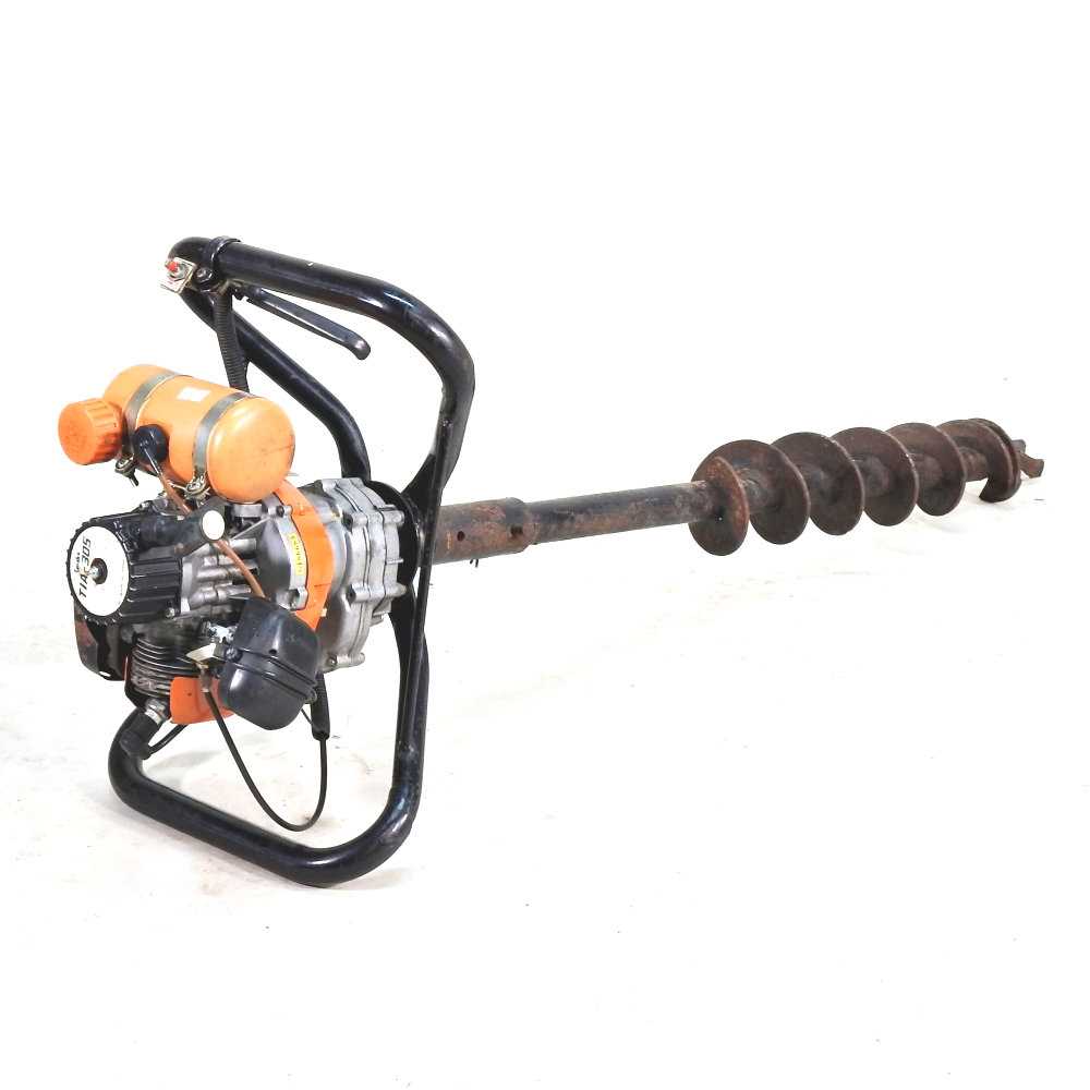 Lot 114 - A Tanaka petrol post hole borer