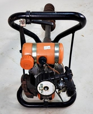 Lot 114 - A Tanaka petrol post hole borer