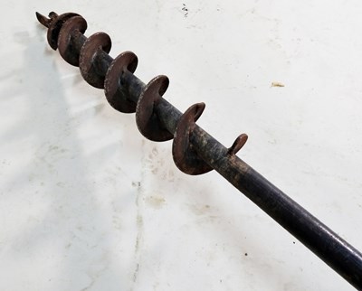 Lot 114 - A Tanaka petrol post hole borer
