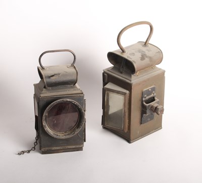 Lot 443 - A vintage metal carriage lamp, 22cm high,...