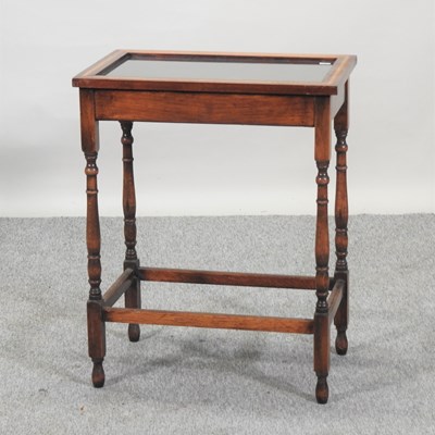 Lot 438 - An early 20th century crossbanded bijouterie table