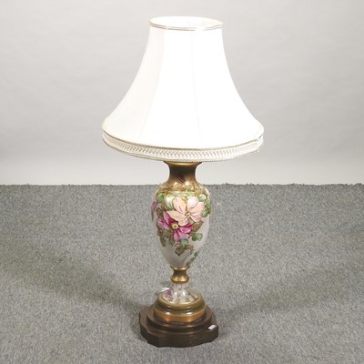 Lot 598 - A large pottery table lamp