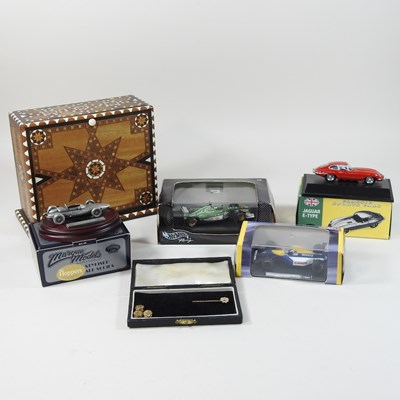 Lot 216 - A mid 20th century Indian sadelli work cigarette box