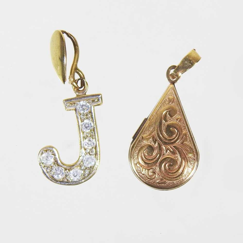 Lot 149 - A 9 carat gold pendant, in the form of a...
