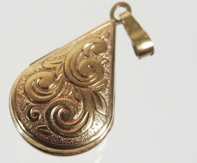 Lot 149 - A 9 carat gold pendant, in the form of a...