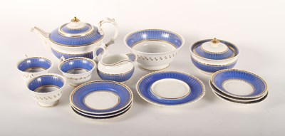 Lot 452 - A 19th century Chamberlains Worcester blue and...