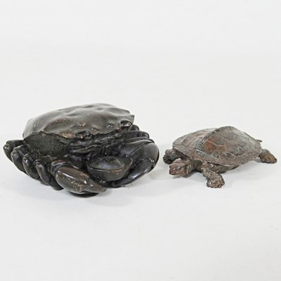 Lot 261 - A small bronze model of a crab, 7cm wide,...