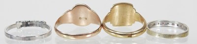 Lot 99 - A 9 carat gold signet ring, engraved with...