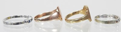 Lot 99 - A 9 carat gold signet ring, engraved with...