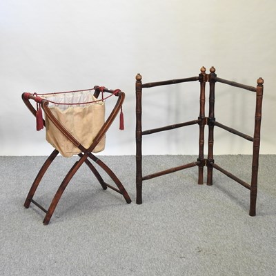 Lot 622 - An Edwardian mahogany and inlaid folding basket