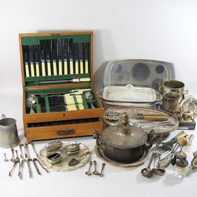 Lot 237 - A canteen of silver plated cutlery