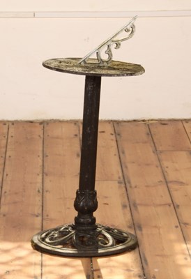 Lot 581 - A garden sundial