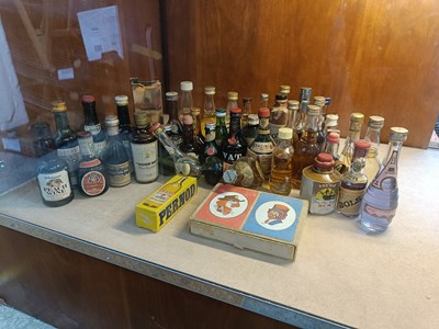 Lot 419 - A collection of spirit and liqueur miniatures