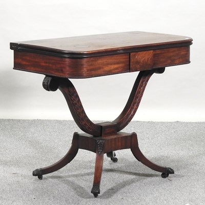 Lot 395 - A Regency mahogany tea table