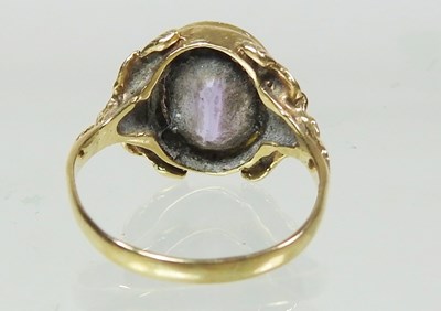 Lot 10 - A 9 carat gold cabochon ring, 3.4g, size Q, boxed