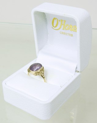 Lot 10 - A 9 carat gold cabochon ring, 3.4g, size Q, boxed