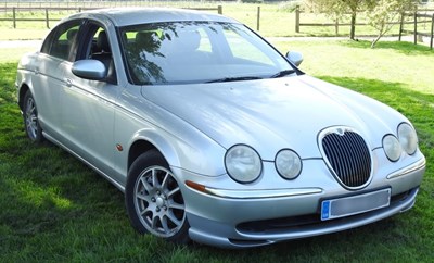 Lot 3 - A Jaguar S type, 2004, silver, petrol, V6 auto,...