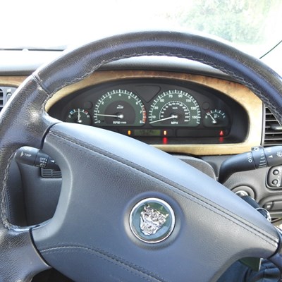 Lot 3 - A Jaguar S type, 2004, silver, petrol, V6 auto,...