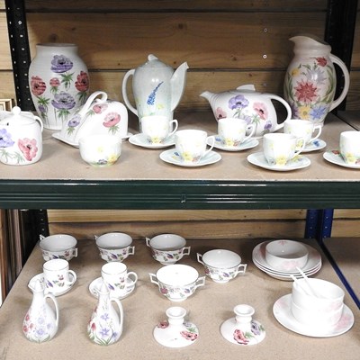 Lot 249 - A collection of Radford pottery items
