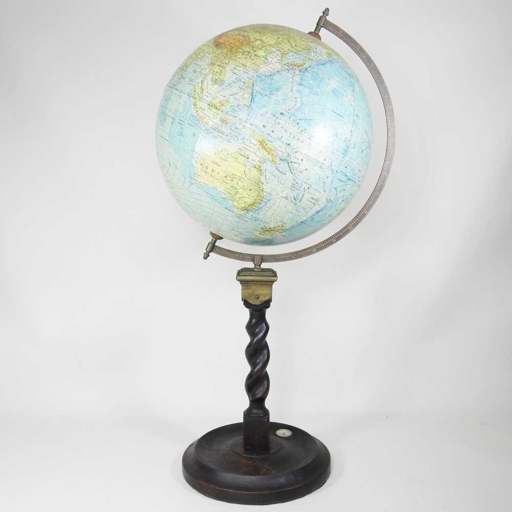 Lot 7 - An early 20th century Rath terrestrial 33cm...