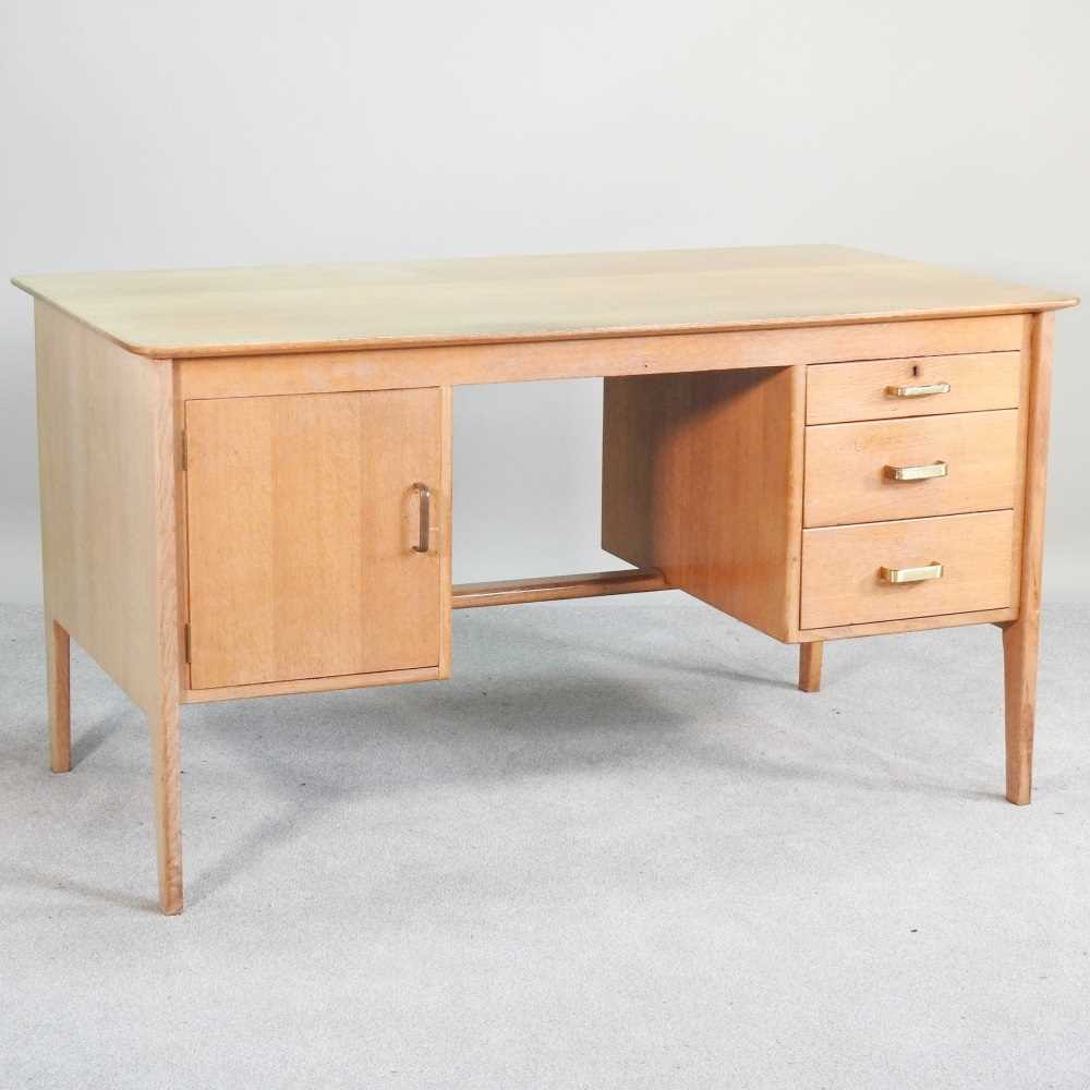 Lot 50 - Gordon Russell, 1892-1980, a mid 20th century...