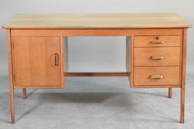 Lot 50 - Gordon Russell, 1892-1980, a mid 20th century...