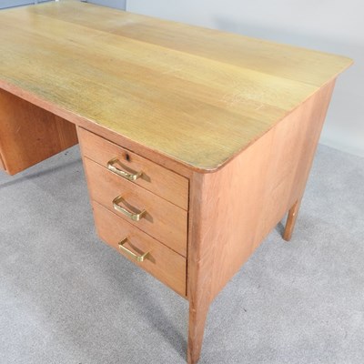Lot 50 - Gordon Russell, 1892-1980, a mid 20th century...