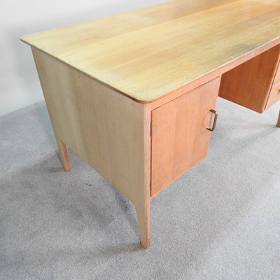 Lot 50 - Gordon Russell, 1892-1980, a mid 20th century...