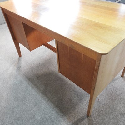 Lot 50 - Gordon Russell, 1892-1980, a mid 20th century...