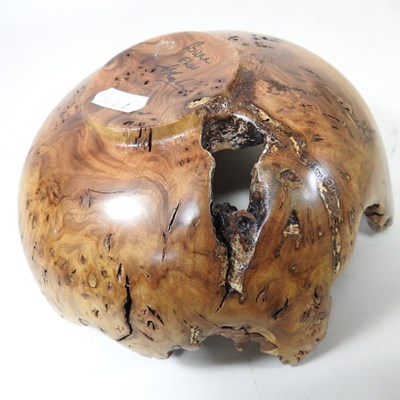 Lot 74 - Peta Luckly, contemporary, an Art pottery bowl,...