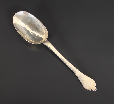 Lot 14 - A Queen Anne trefid silver spoon, with a...