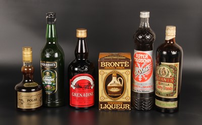 Lot 230 - A collection of various vintage cocktail...