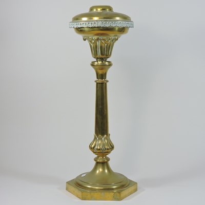 Lot 91 - An early 20th century brass table lamp