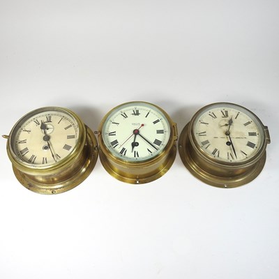 Lot 264 - An early 20th century brass cased ship's clock