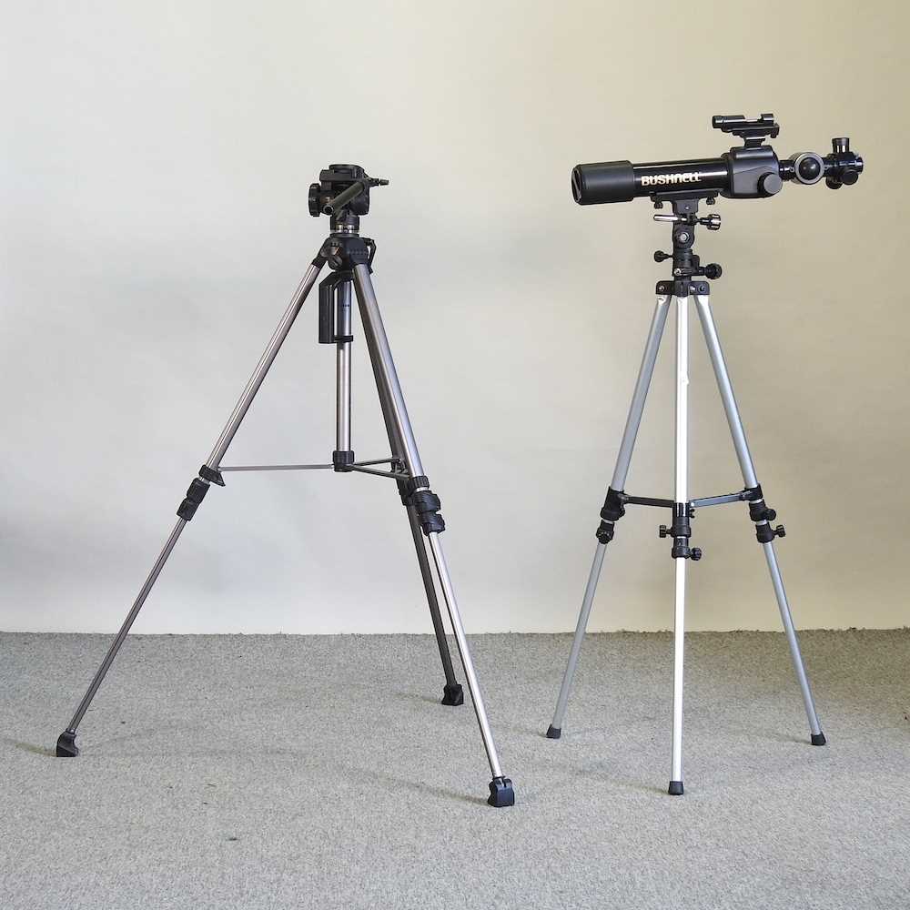 Lot 260 - A Bushnell telescope