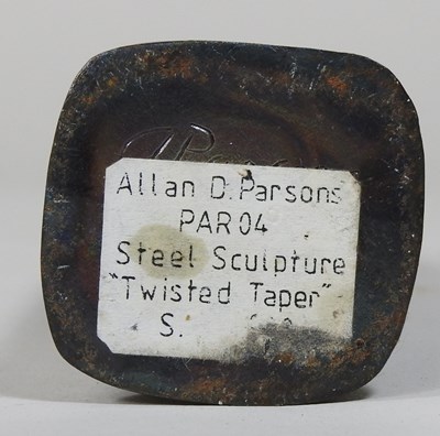 Lot 107 - Allan D Parsons, 'Twisted Taper', steel sculpture