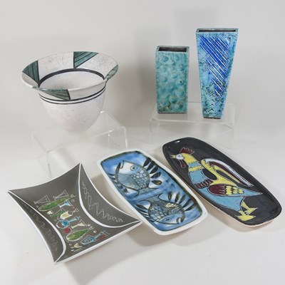 Lot 266 - A Peter Silcox Raku vase