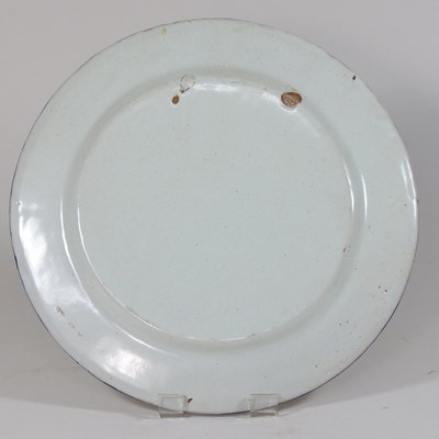 Lot 113 - An Italian maiolica plate