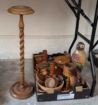Lot 544 - A collection of various treen