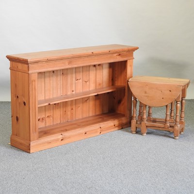 Lot 469 - A modern pine dwarf open bookcase