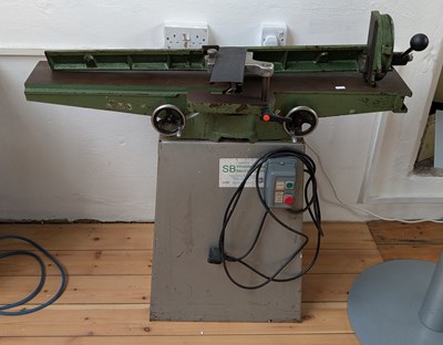Lot 556 - An electric table planer
