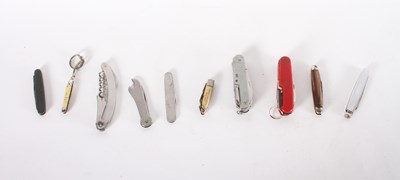 Lot 620 - A collection of ten various pocketknives