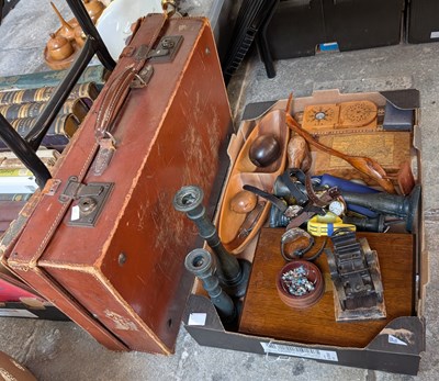 Lot 376 - A collection of miscellaneous items, to...
