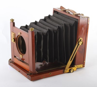 Lot 331 - A vintage folding bellows plate camera